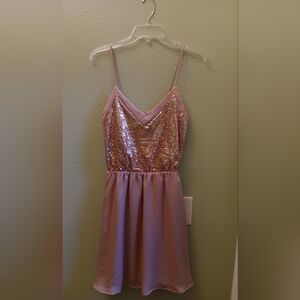 ANDRÉE BY UNIT Rose Gold Sequin V-Neck Dress